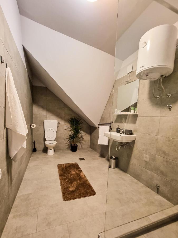 Xxl Rooms Ösek Dış mekan fotoğraf