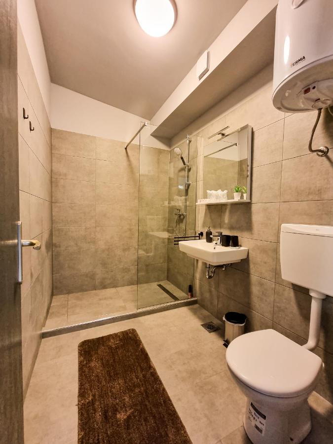 Xxl Rooms Ösek Dış mekan fotoğraf