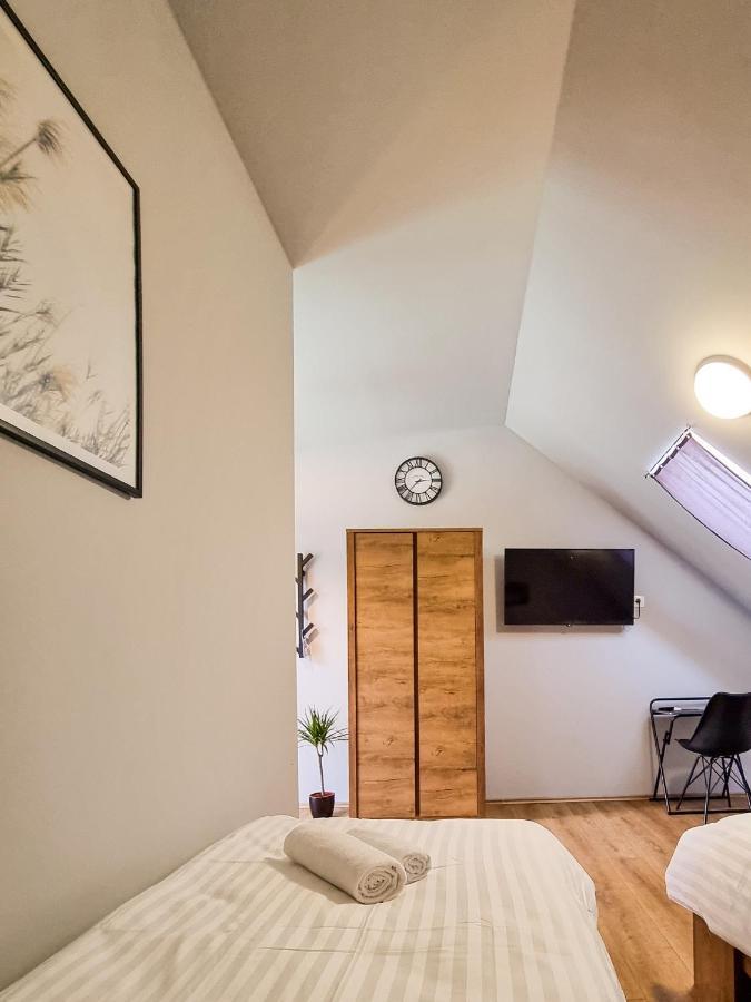Xxl Rooms Ösek Dış mekan fotoğraf