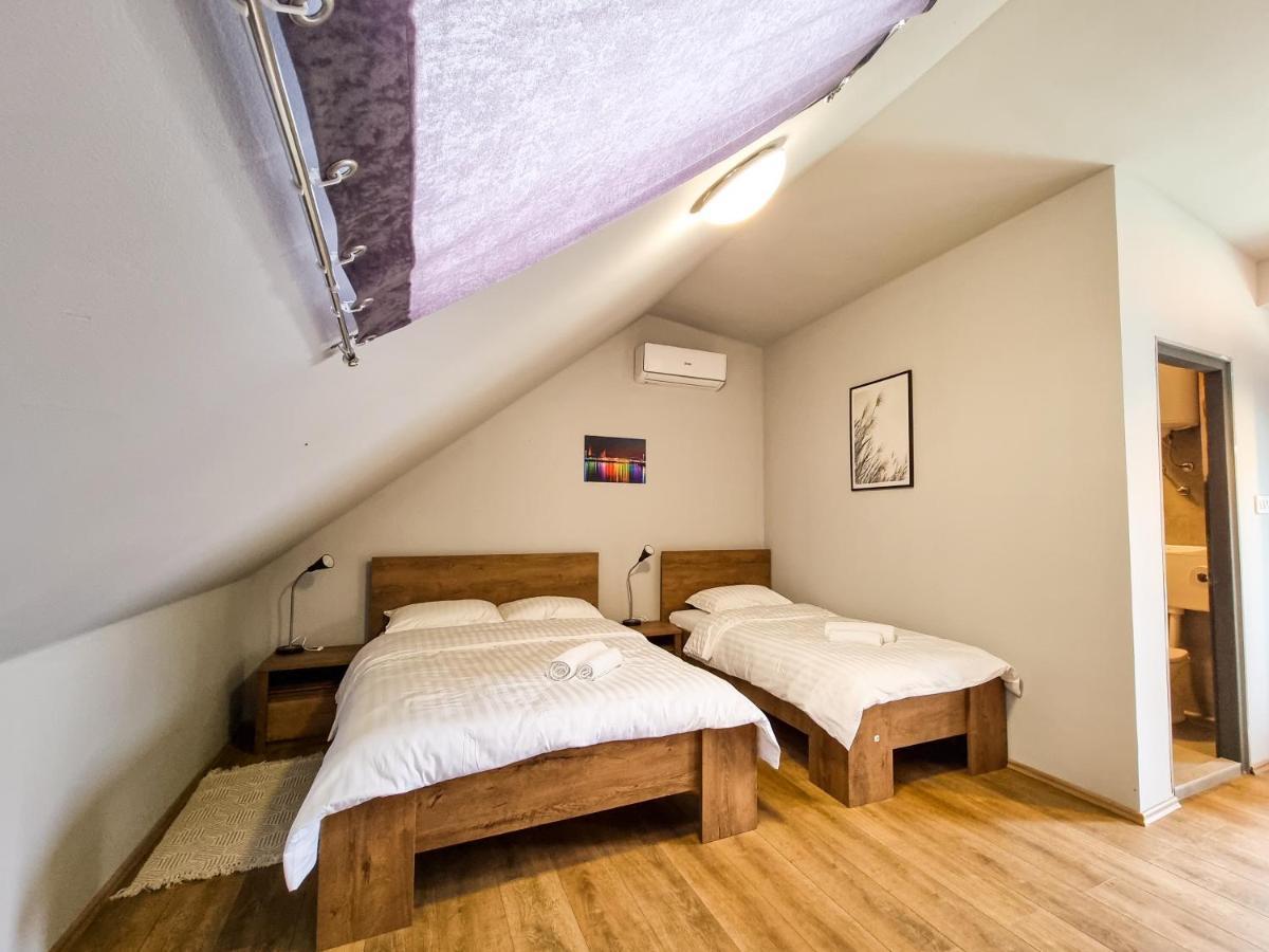 Xxl Rooms Ösek Dış mekan fotoğraf