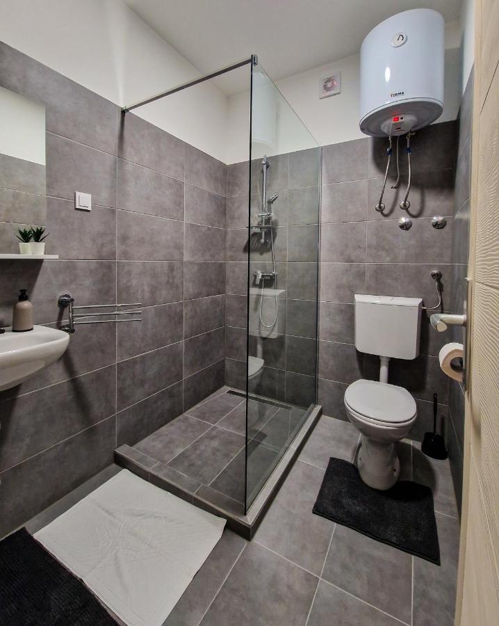 Xxl Rooms Ösek Dış mekan fotoğraf