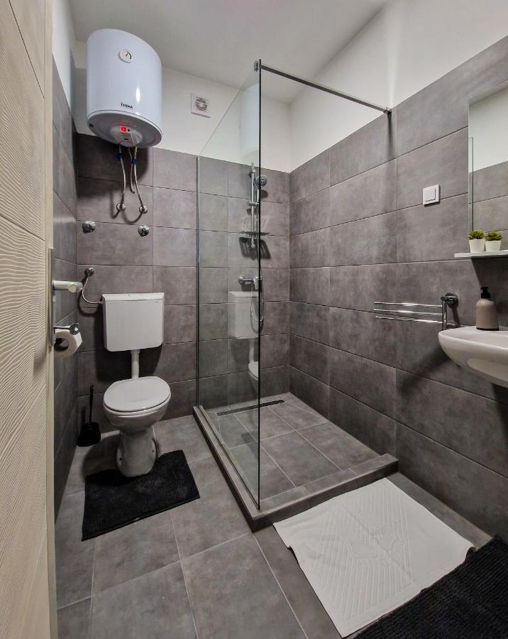 Xxl Rooms Ösek Dış mekan fotoğraf