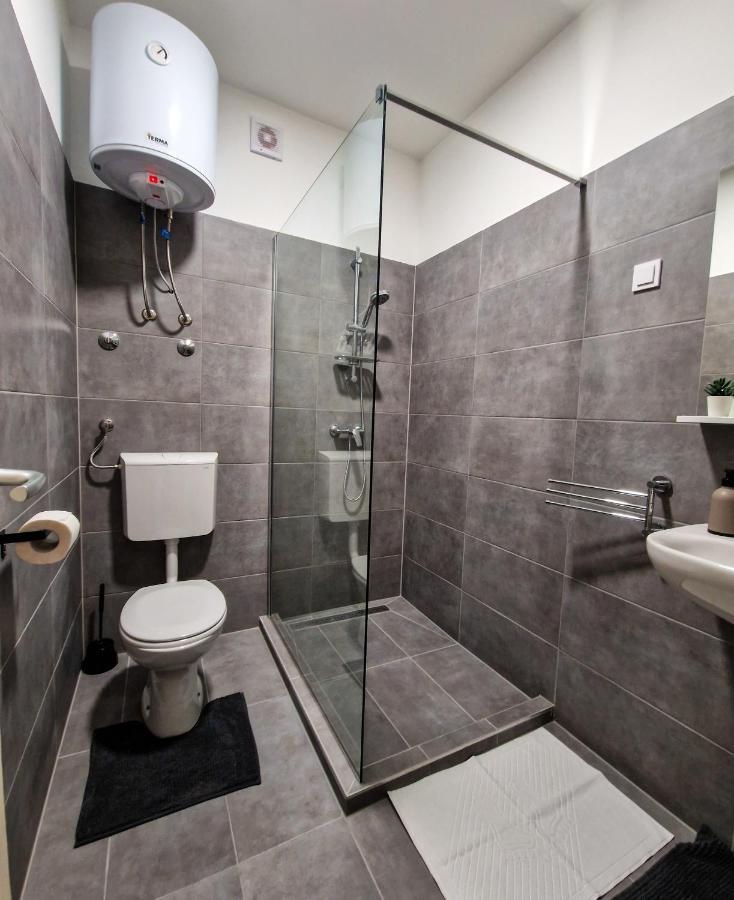 Xxl Rooms Ösek Dış mekan fotoğraf