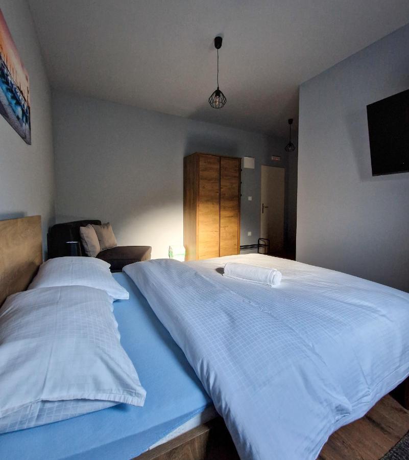 Xxl Rooms Ösek Dış mekan fotoğraf
