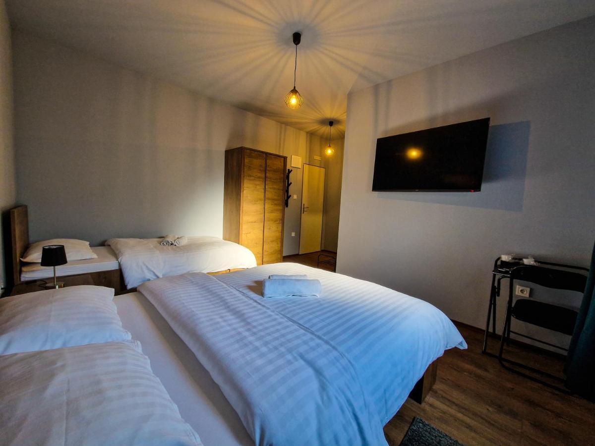 Xxl Rooms Ösek Dış mekan fotoğraf