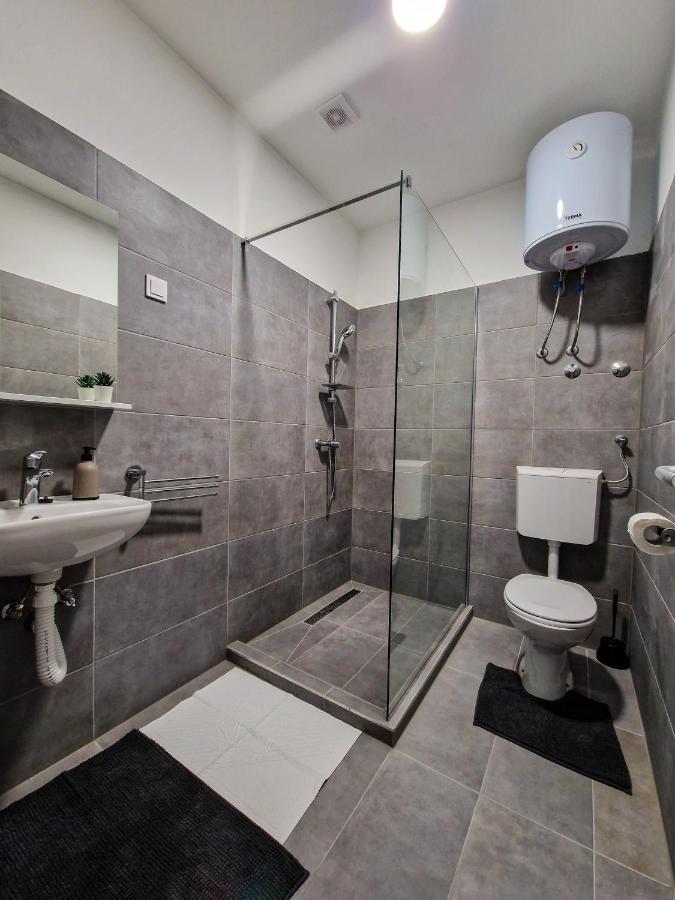 Xxl Rooms Ösek Dış mekan fotoğraf