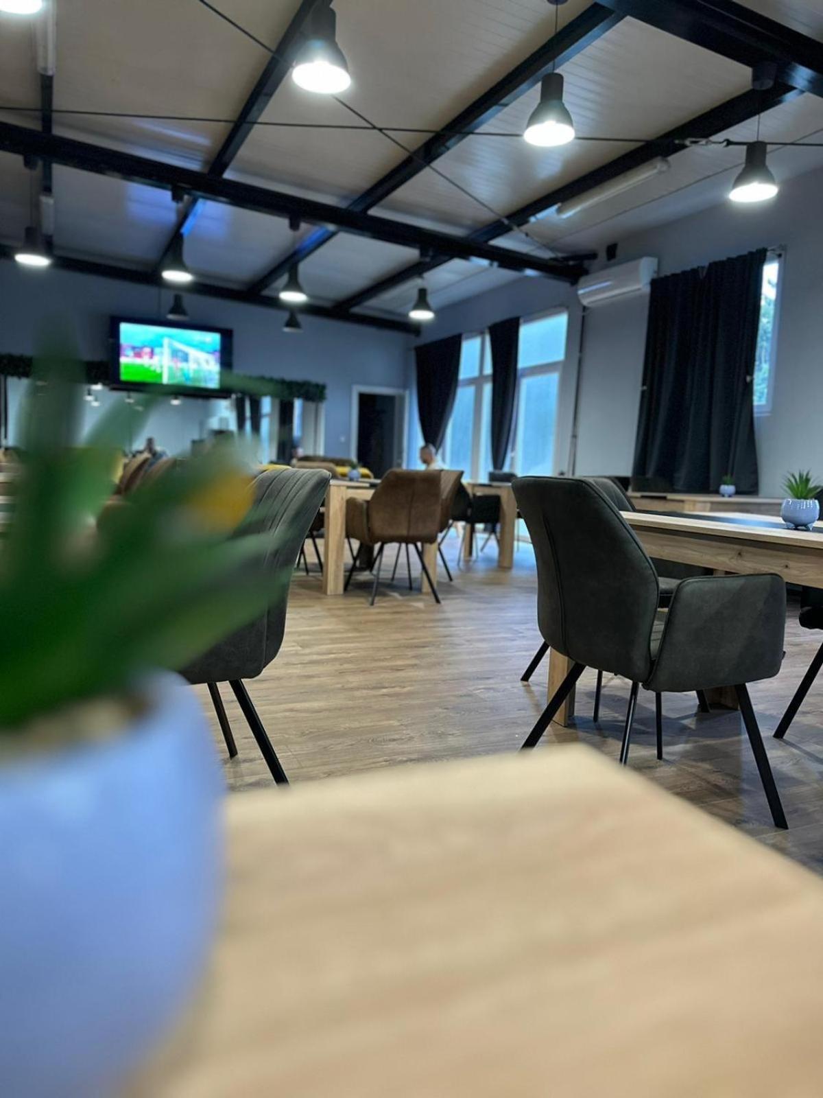 Xxl Rooms Ösek Dış mekan fotoğraf